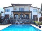Satılık villa, 5 yatak odalı, 400 m²